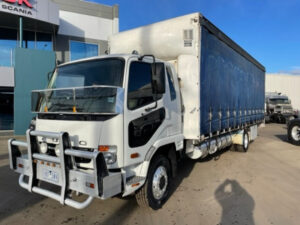 Fuso FK6 Curtainsider